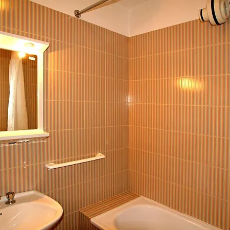 Selenis Каорле